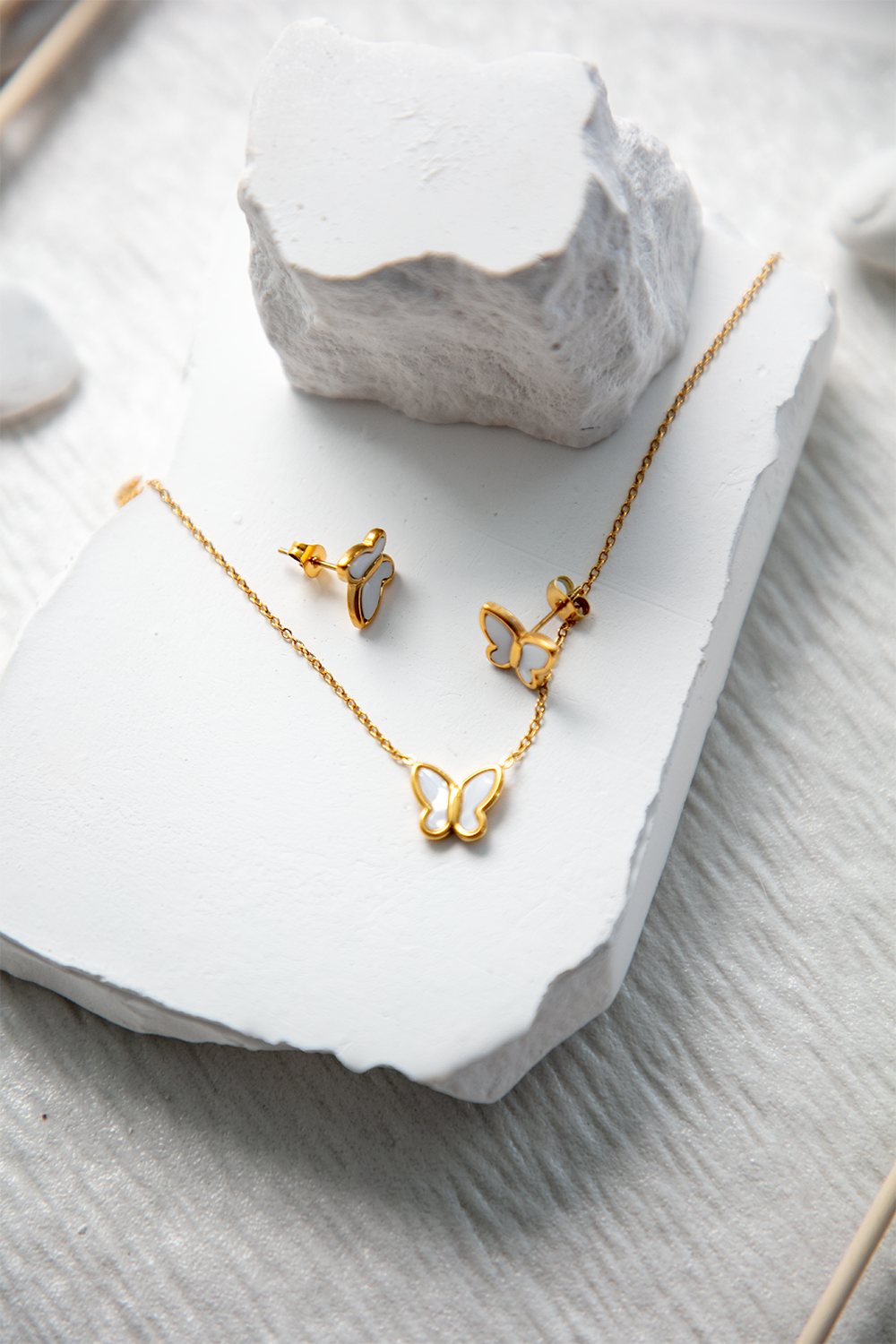 EGERIA EARRING