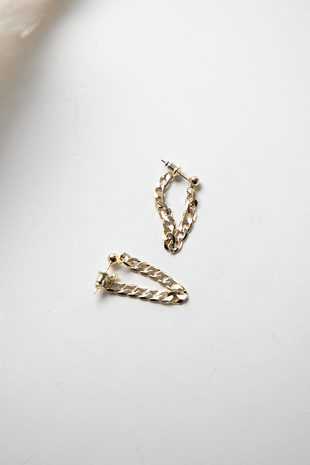 GOLDEN CHAINS